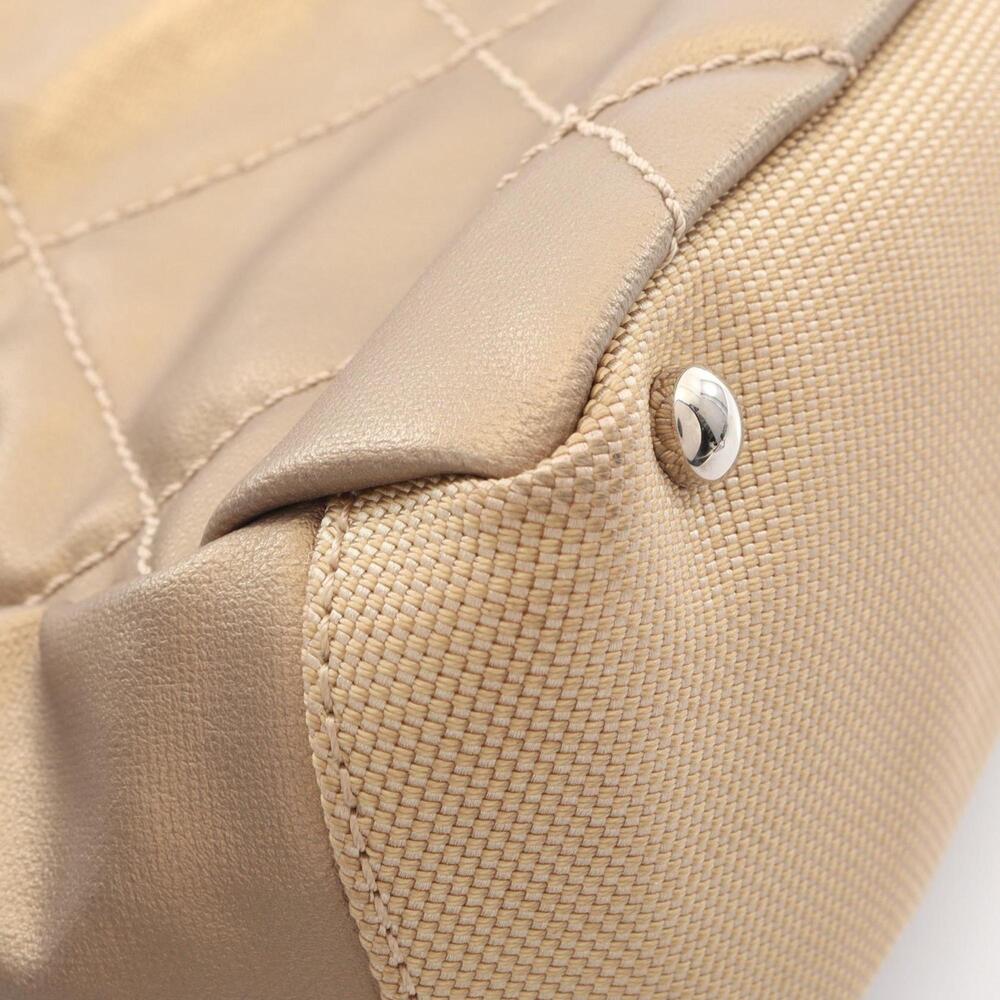 CHANEL Cream Leather Tote Bag - Picture 8 of 12